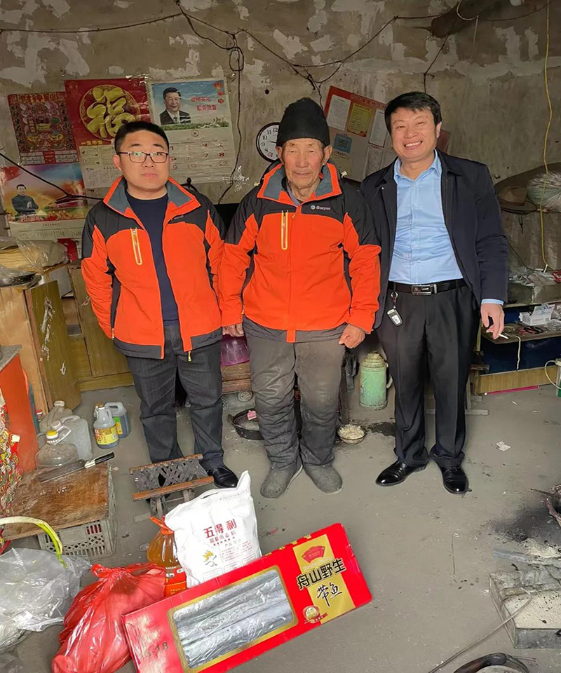 東岳機械股份有限公司開(kāi)展春節發(fā)放福利及走訪(fǎng)慰問(wèn)活動(dòng)